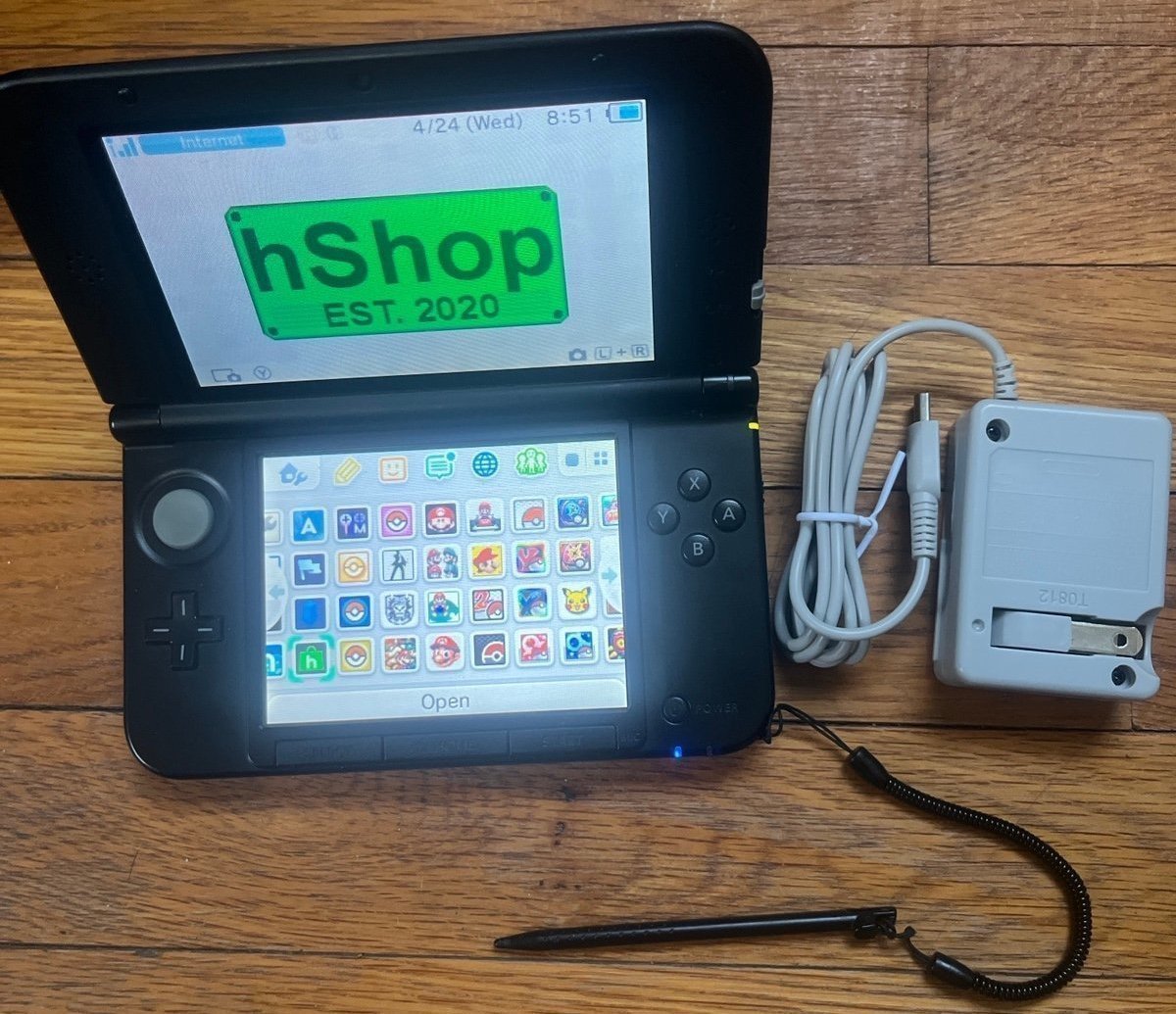 Nintendo 3DS XL in Blue Pokémon Black White Heartgold Zelda Mario Kirby hshop