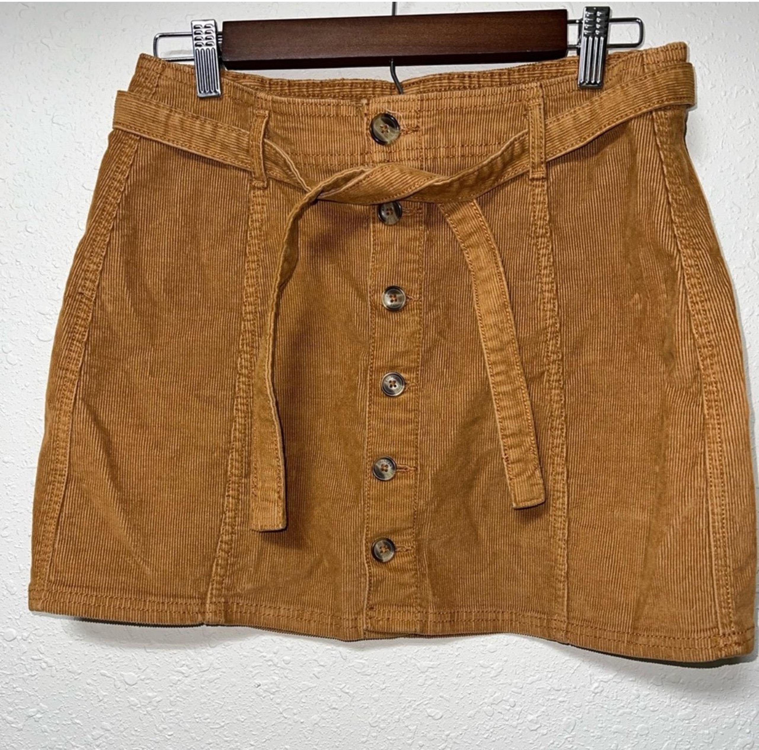 American Eagle Outfitters Brown Corduroy A-Line Skirt. Women’s size 6 regular