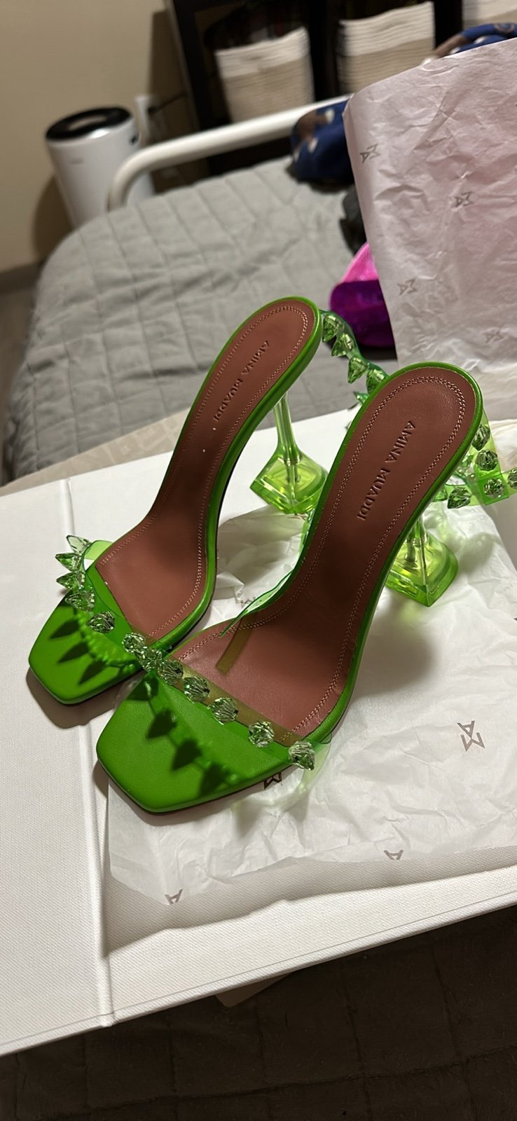 Amina MUADDI heels