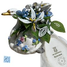 Von Schierholz Handmalerei Made in Germany Beaded Floral Swan