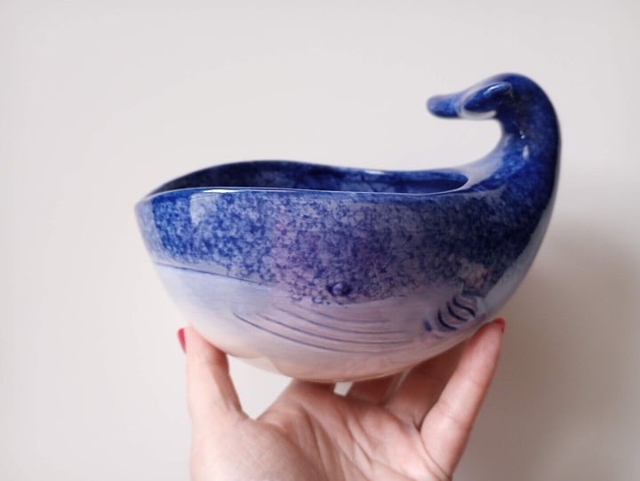 Magenta Home Ceramic Blue Whale Bowl/Dish Nautical Home Decor 4.5” - detail