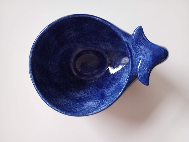 Magenta Home Ceramic Blue Whale Bowl/Dish Nautical Home Decor 4.5” - detail