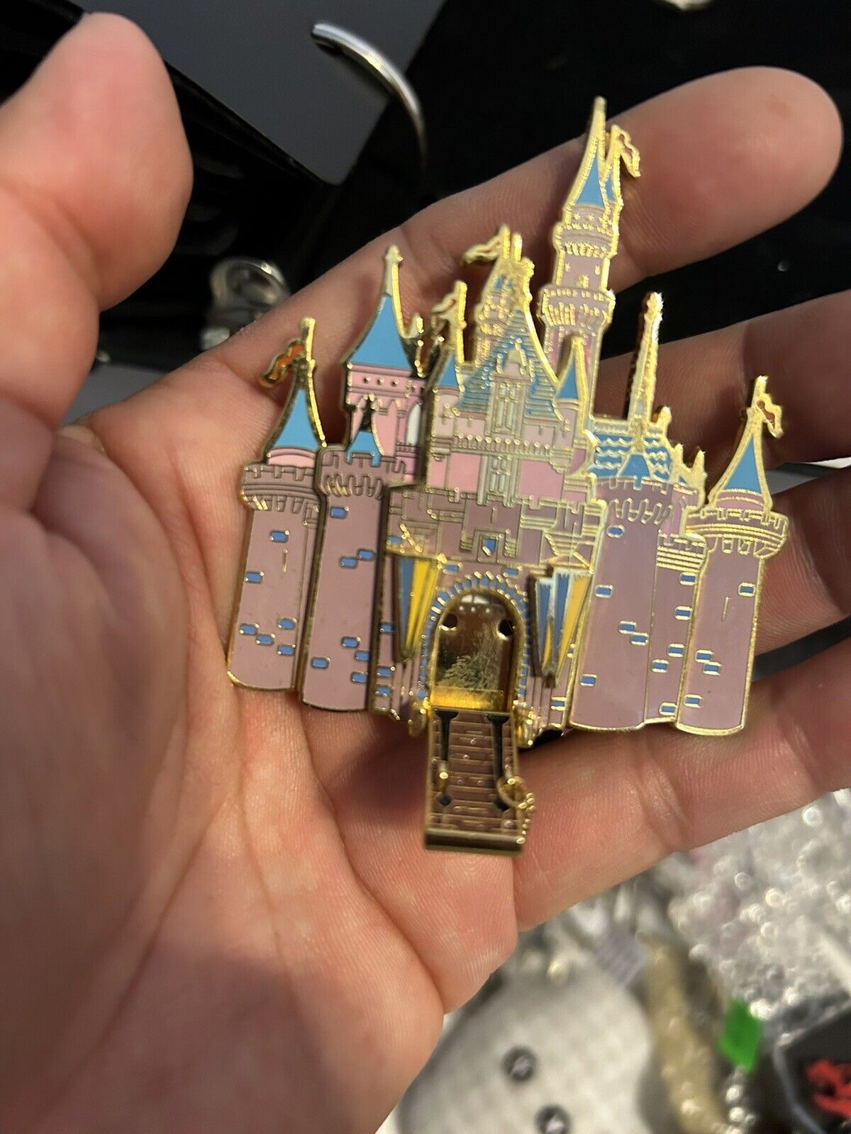 Disneyland Cast Exclusive Sleeping Beauty Castle Draw Bridge Pin LE3000 Rare