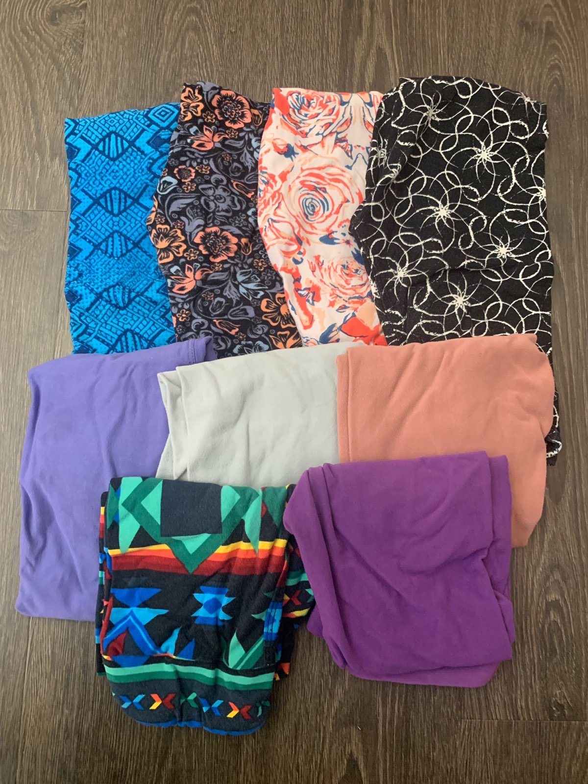 9 Pairs Of Little Girl S/M Leggings