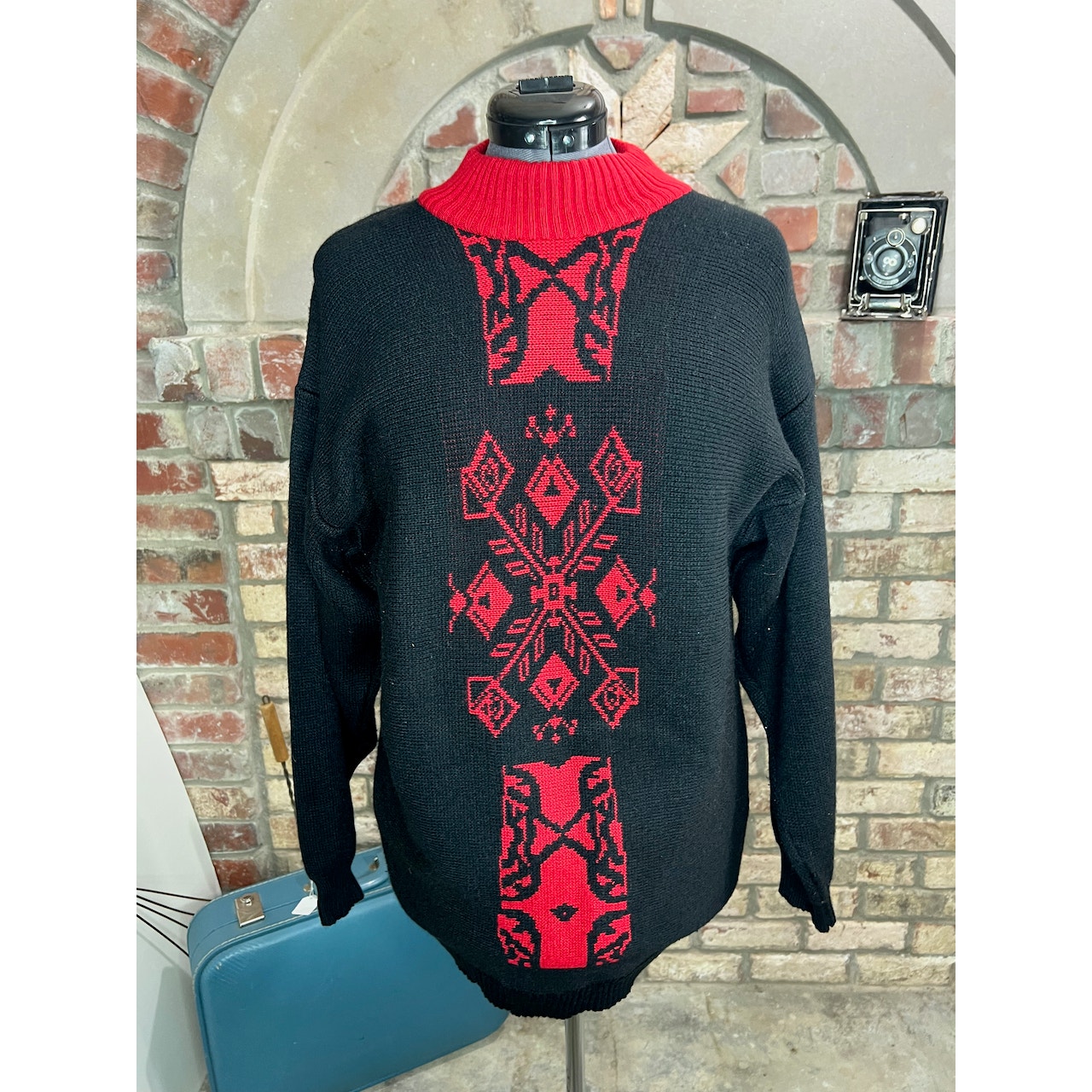 sweater oversized 1980s bleck red geometric high neck