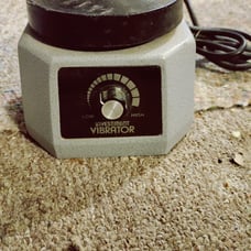Shaker oscillator