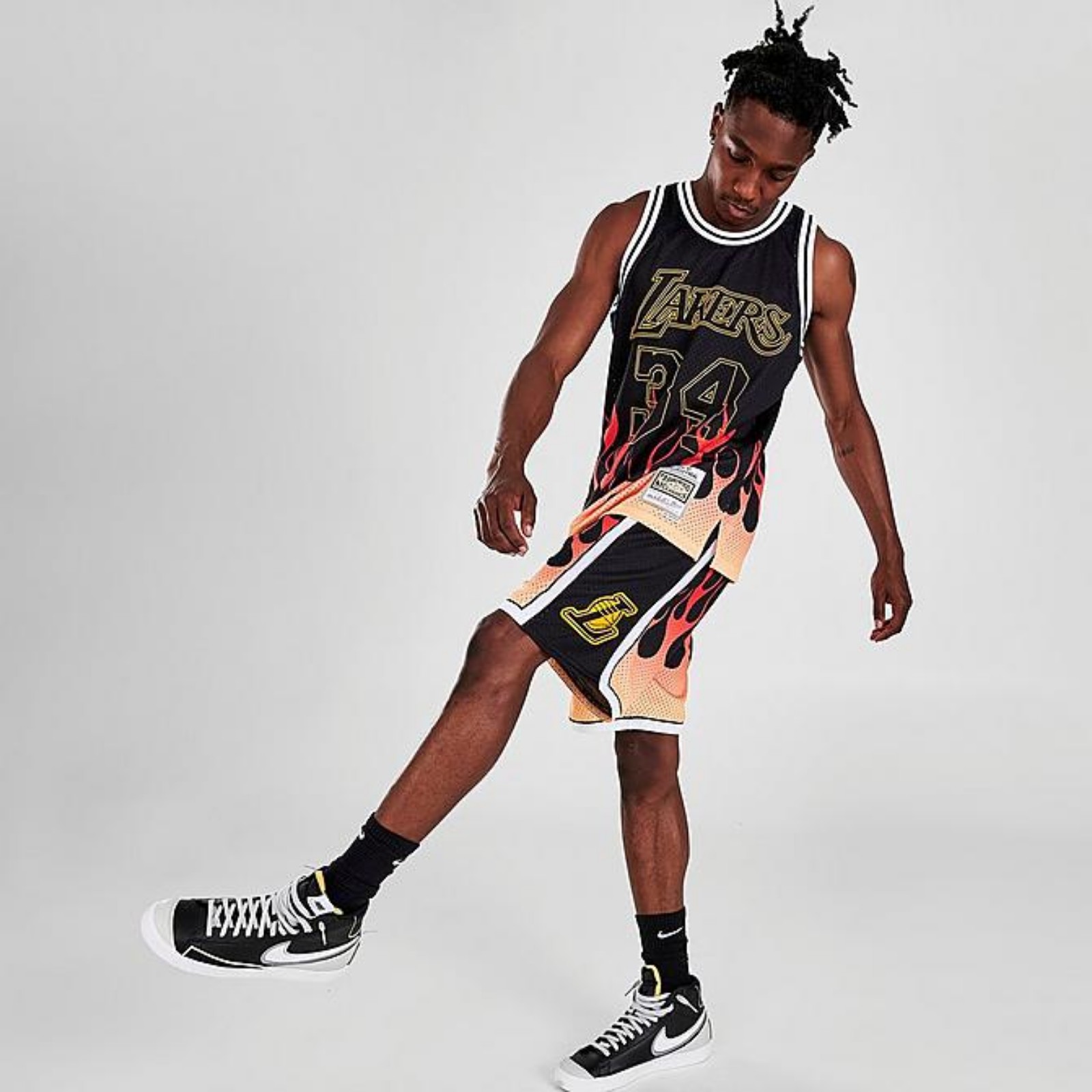 MEN'S MITCHELL & NESS LOS ANGELES LAKERS FLAMES SWINGMAN SHORTS