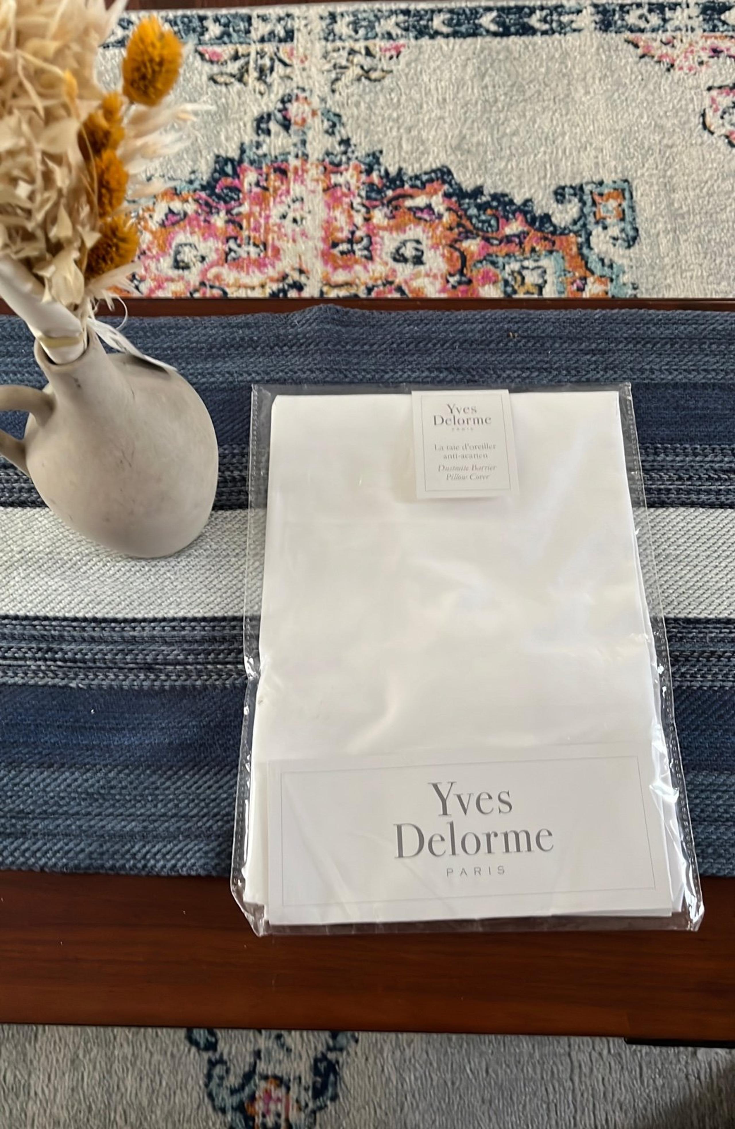 Yves Delorme  pillow cover size 20 X 28 inches  New!