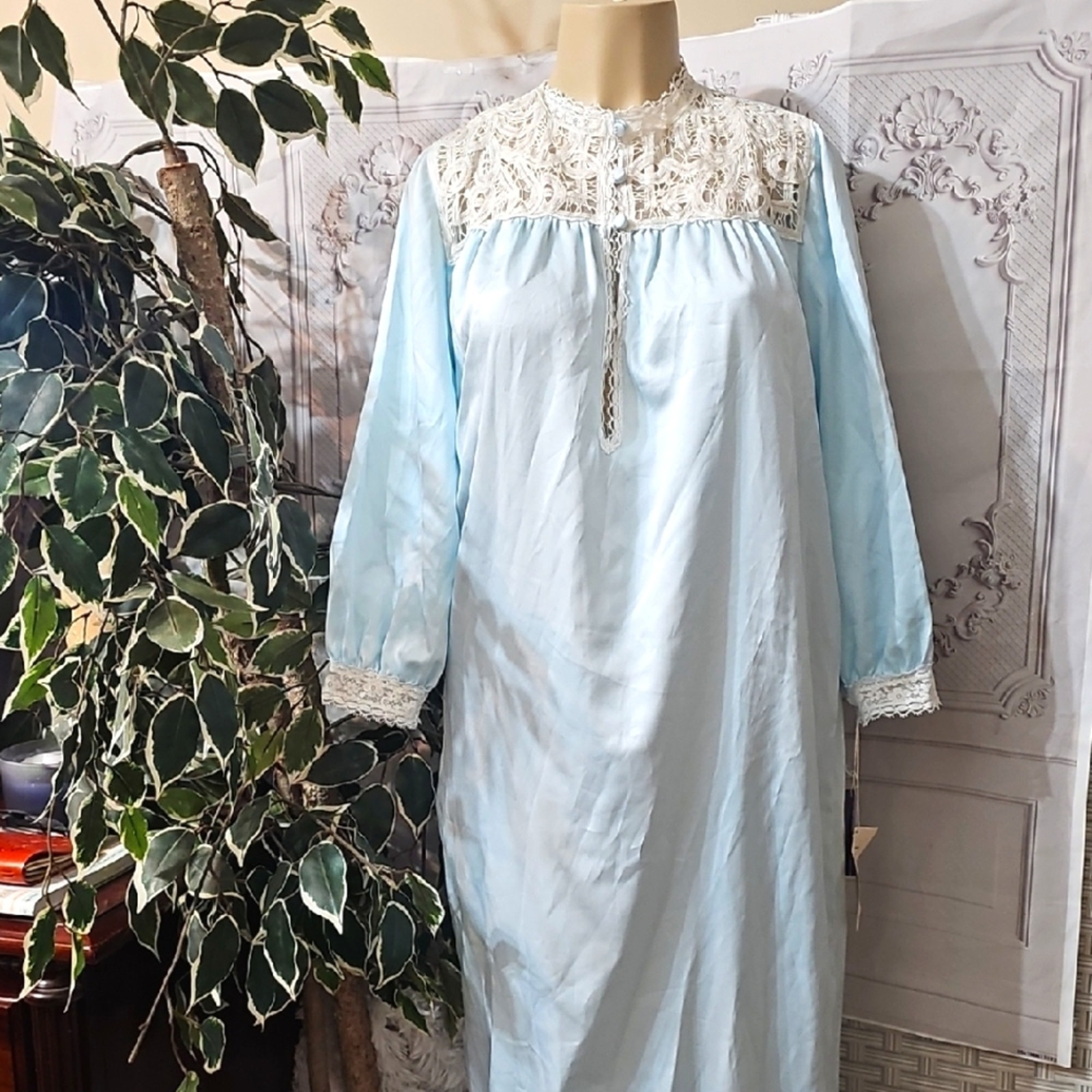 Bert Yelin For Iris Vintage Blue Silky Hand Crafted Crochet Trim Nightgown NWT