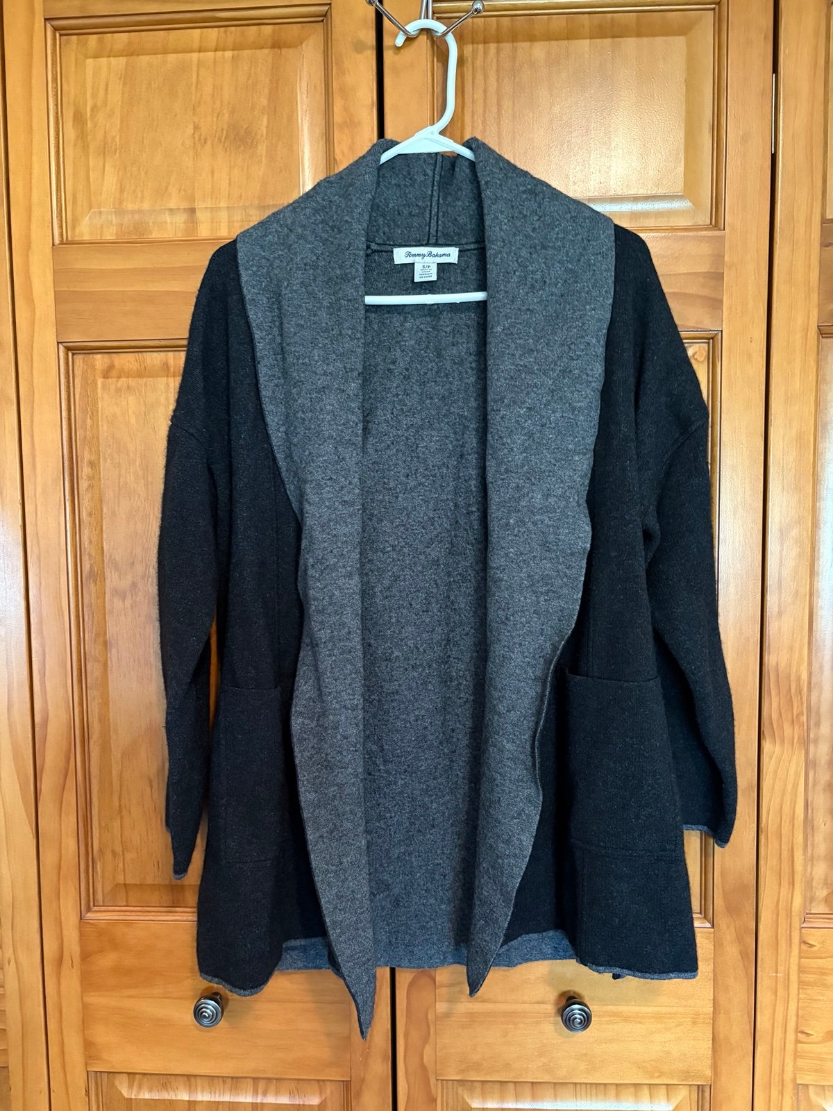 Tommy Bahama Black and Gray Open Front lambswool cashmere sweater - small