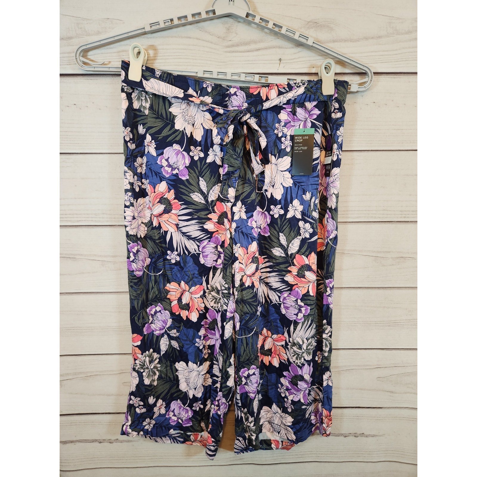 A.n.a Women's Multicolor Floral Mid Rise Belted Wide Leg Crop Pants Size 18W NWT