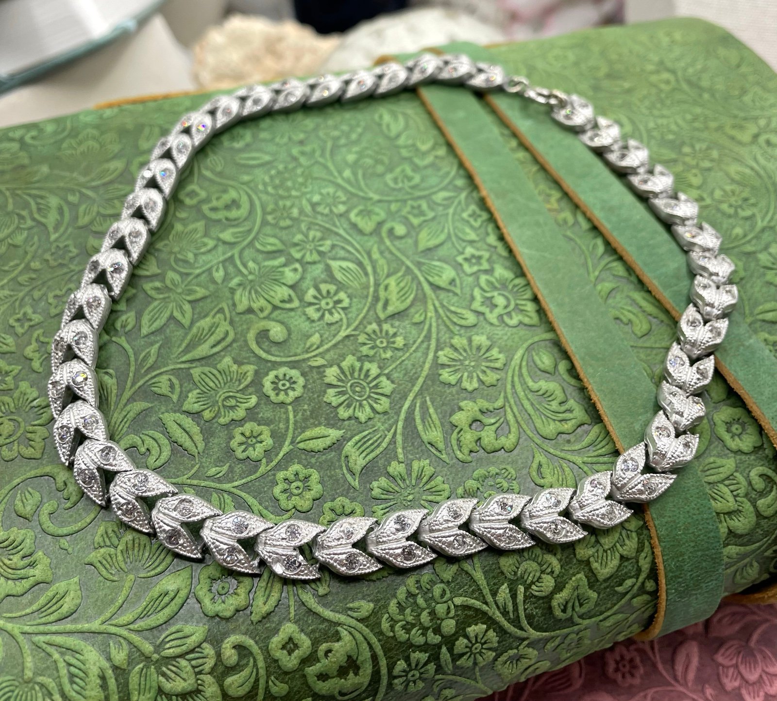 Vintage art deco silver collar necklace