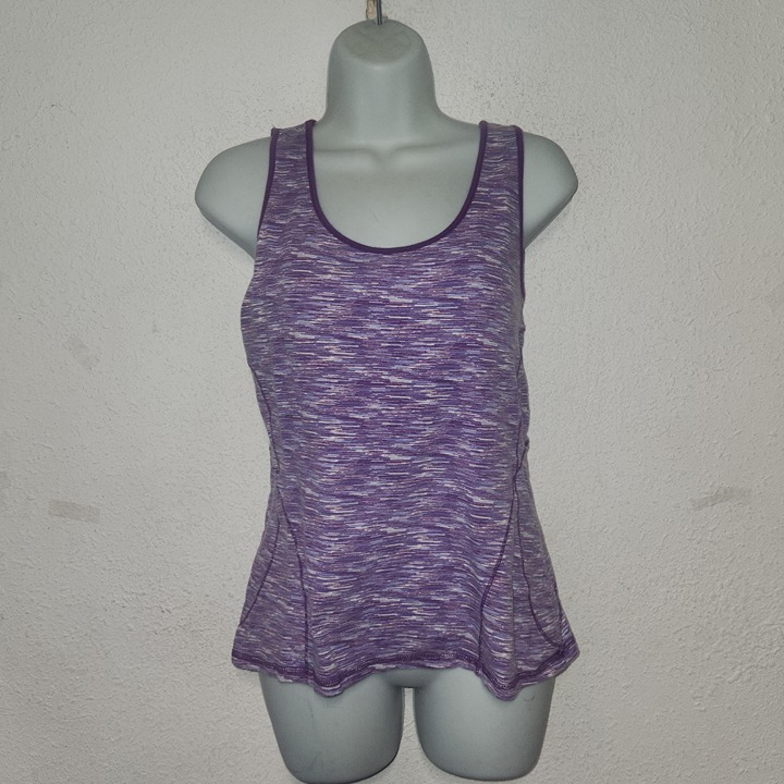 Danskin Now Active Athletic Tank top in size XL