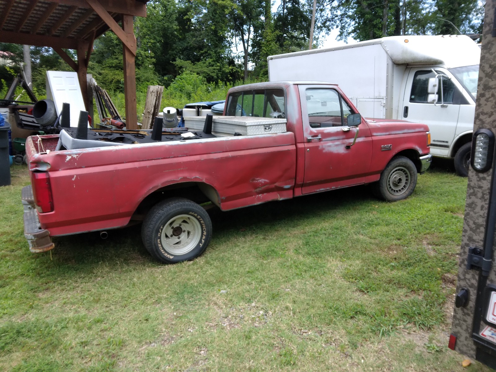 1988 f 150 long wheel base 2 wheel drive 4 speed manuel 4.9l 300 6 ctlinder