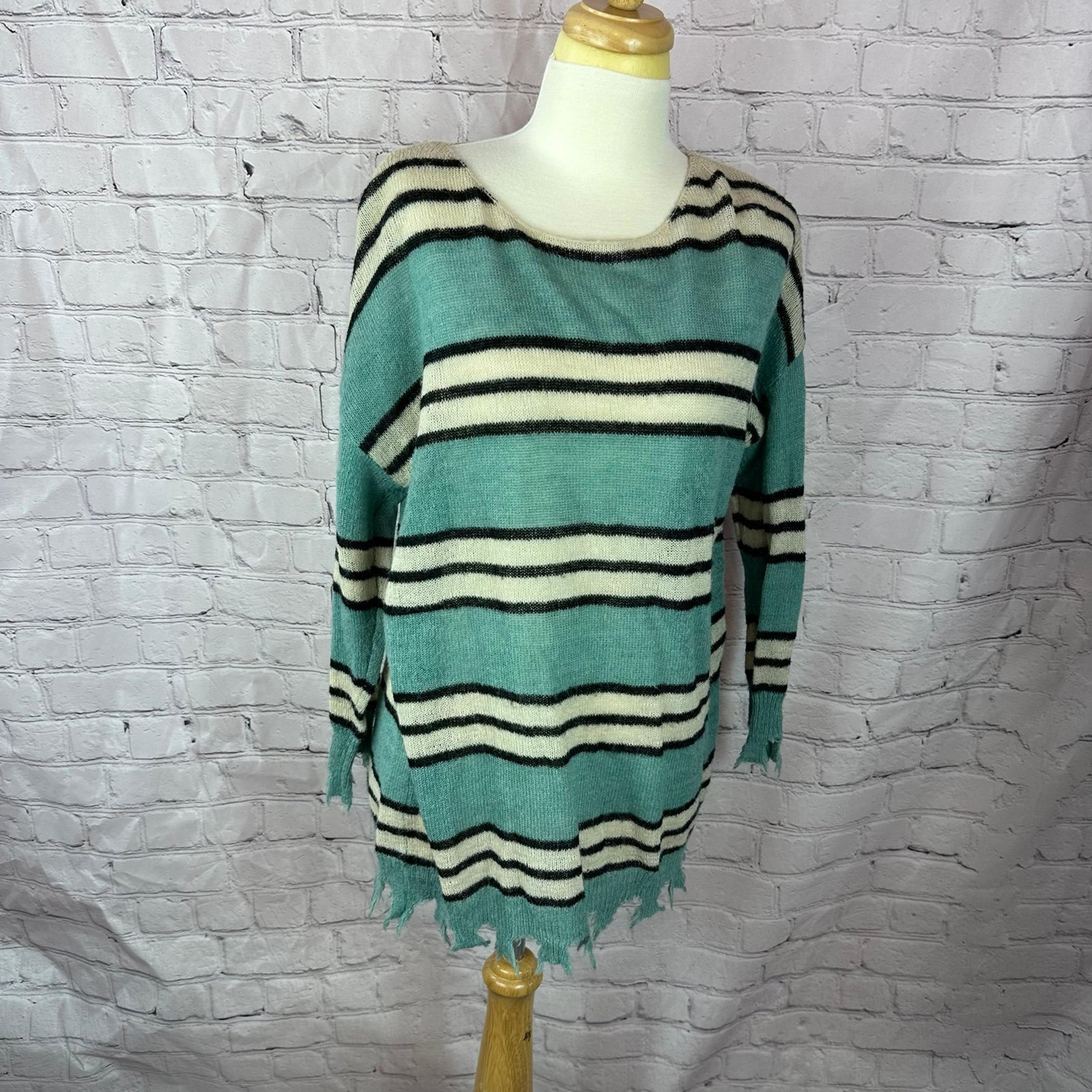 Boutique easel Sweater with raw hem size small