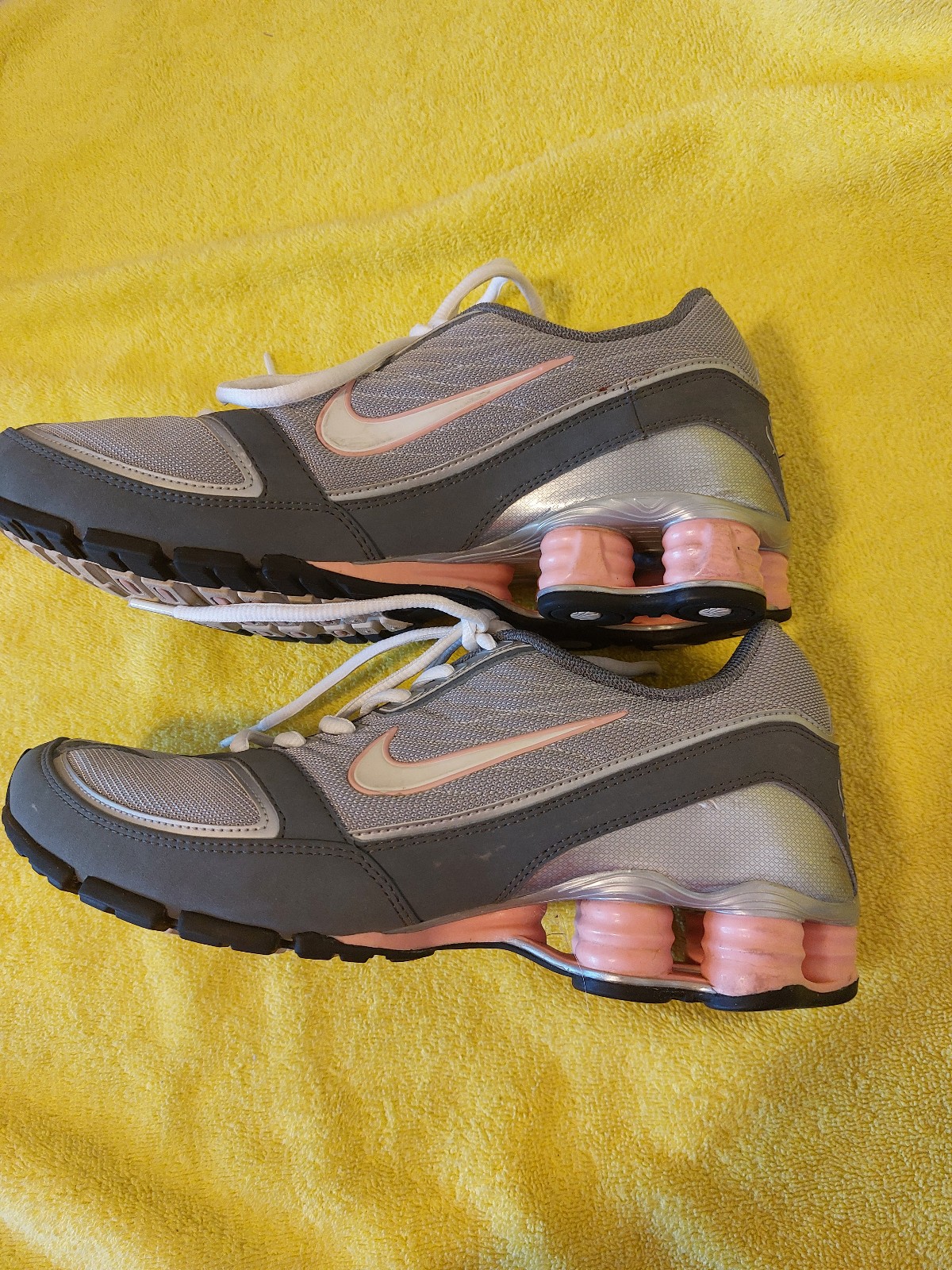 Nike Shox Reveal 2007 Ladies Size 9