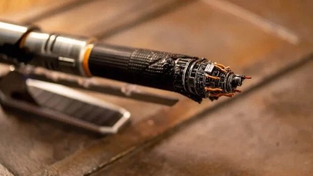 Star Wars Galaxys Edge (Legacy Lightsaber) Jedi Fallen Order Cal Kestis