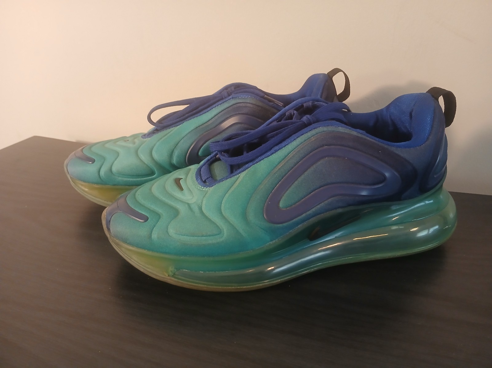 Nike Air Max 720 womens 6.5