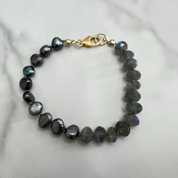 Pearl and Labradorite Hand Knotted Beaded Bracelet Gold Filled Clasp