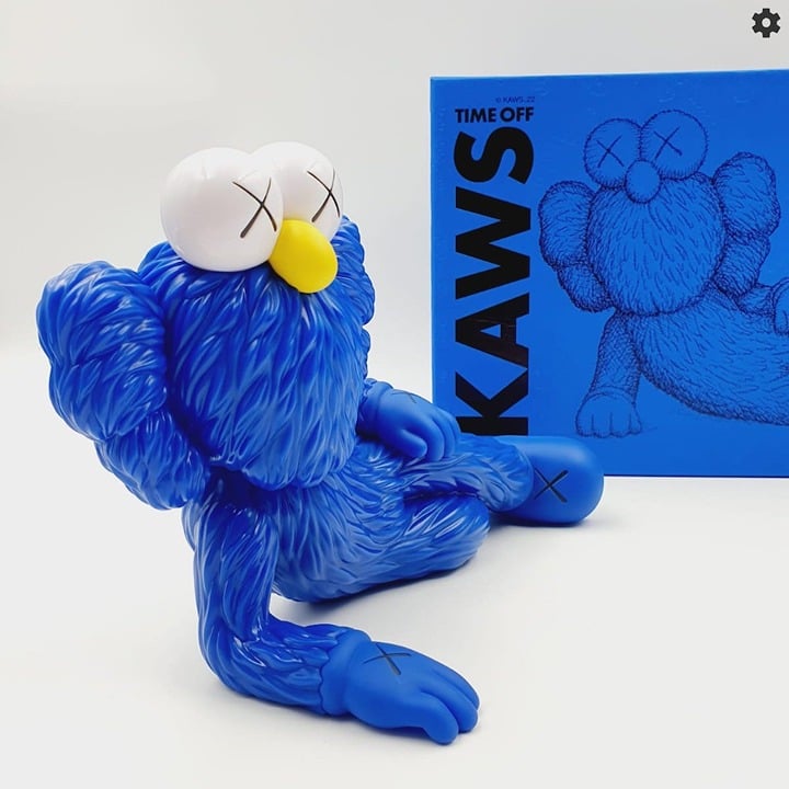 Kaws Fan Time Off Vinyl Figure Collectible Toy For Kaws Room Decor
