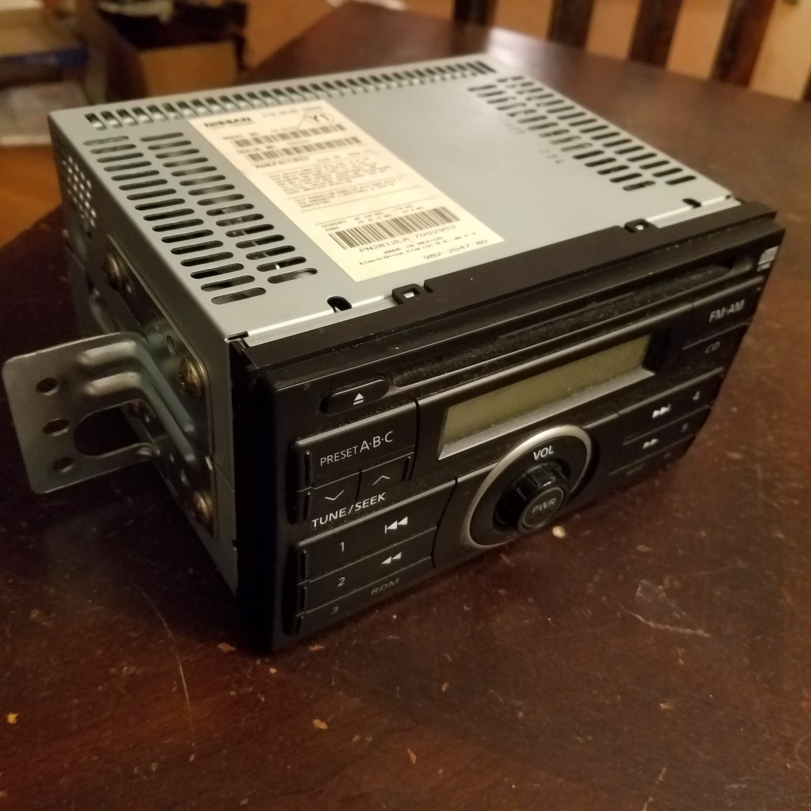 Original Nissan Versa Head unit 2007 2006 PN-2812L 28185 EM30A Car Stereo Radio