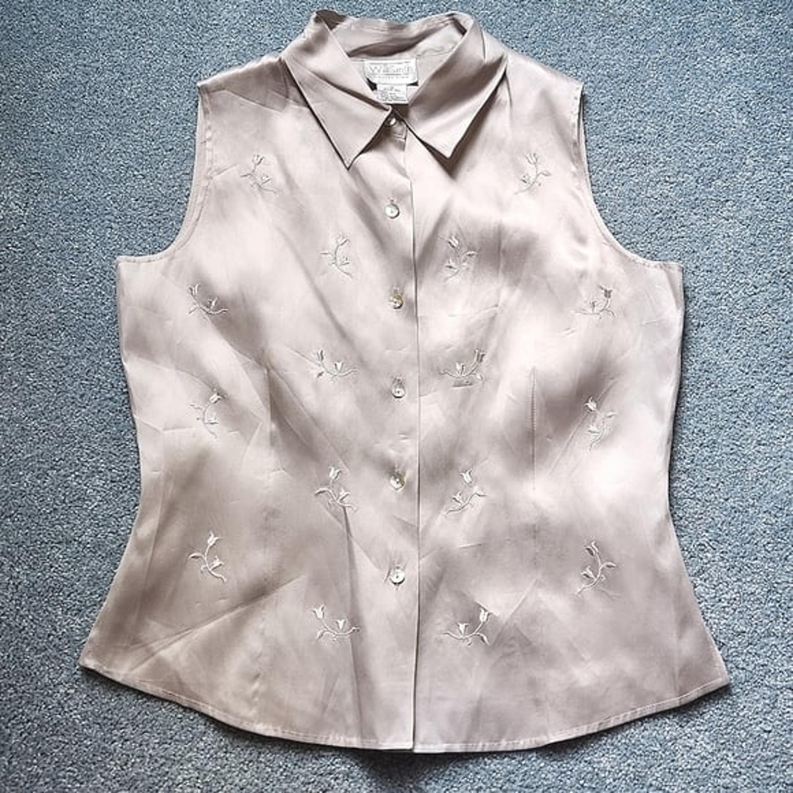 Willi Smith Embroidered 100% Silk Sleeveless Blouse Size M Color Silver