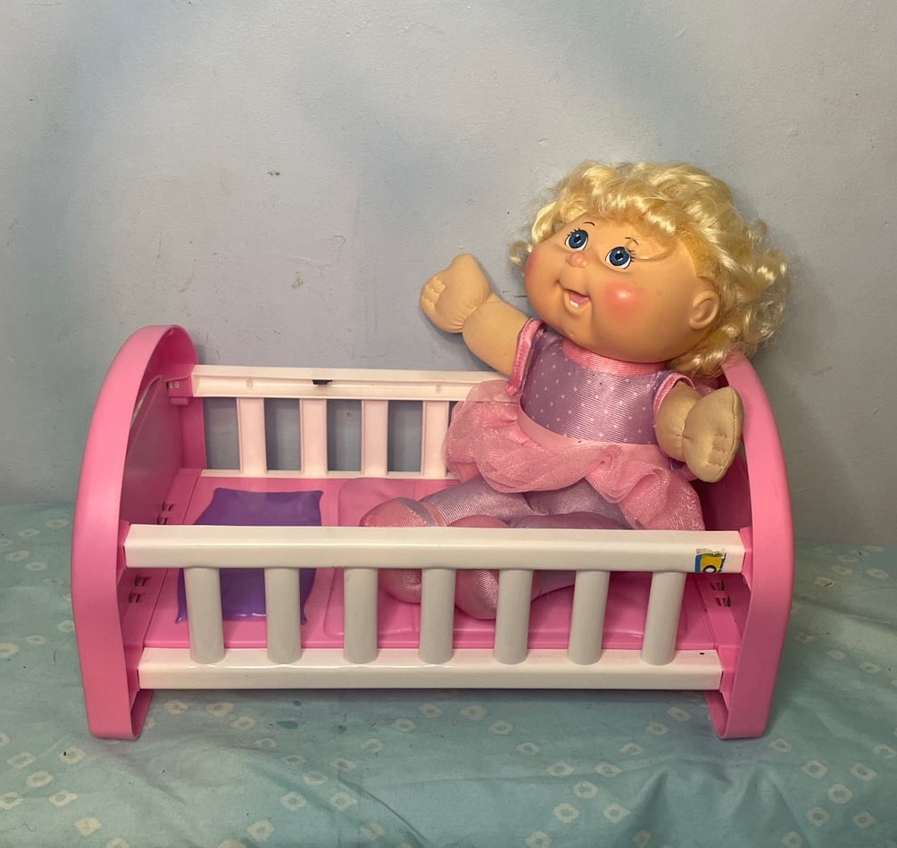 Cabbage Patch Kids Crib & Doll 13 long