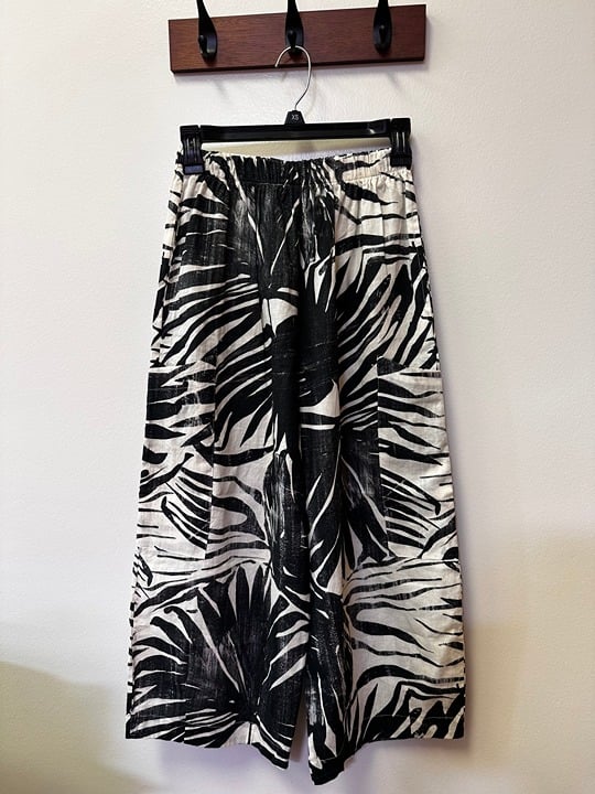 Bryn Walker Palm Pattern Wide Leg Capri Pants