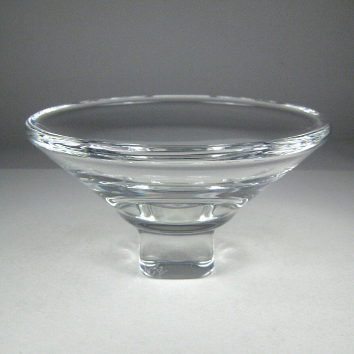 Kosta Boda Studio Art Glass Bowl Signed Goran Warff 7 In Clear Footed 58104