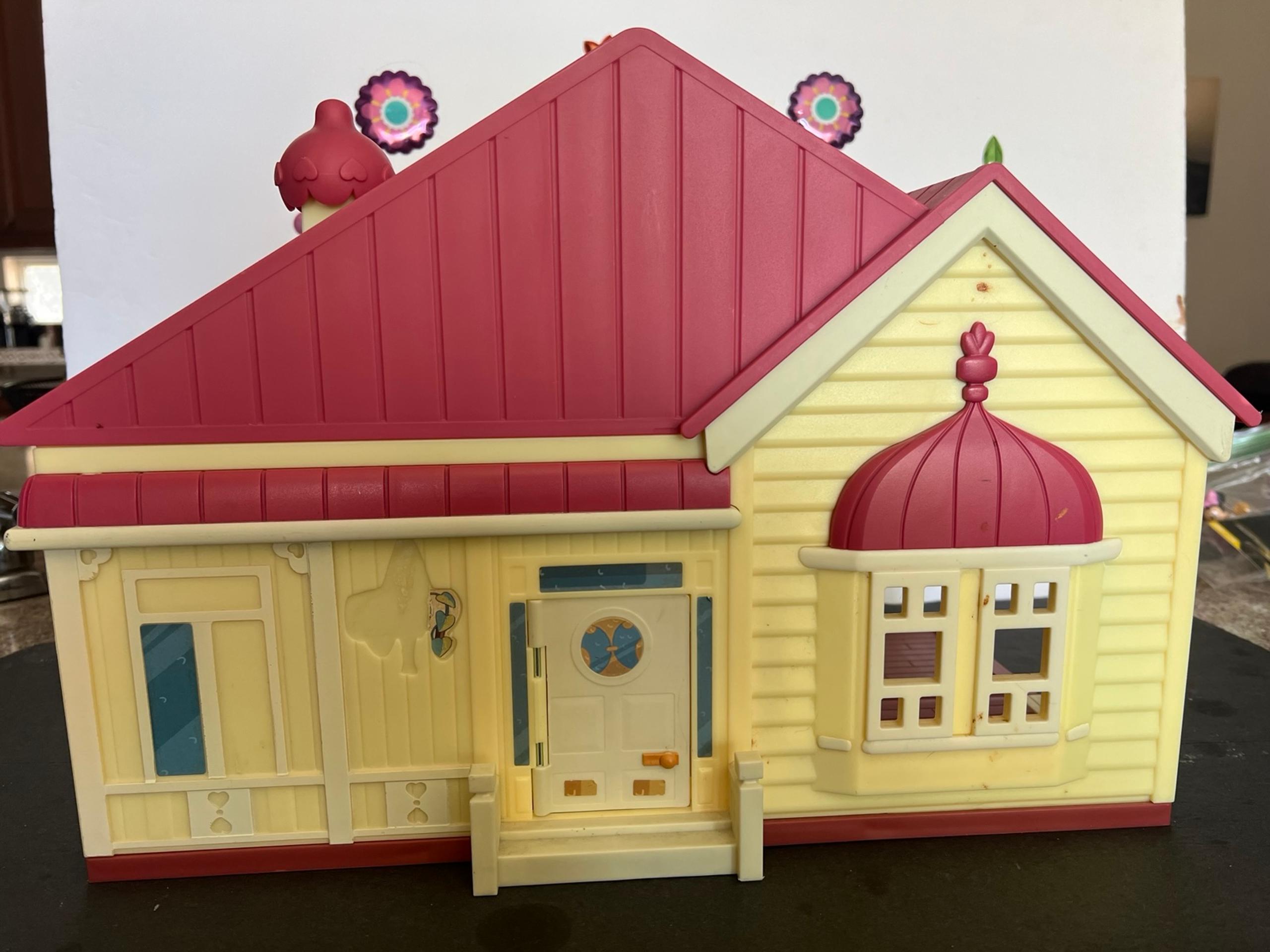 BLUES CLUES SMALL HOUSE FOR BLUES CLUES FIGURES - 16 INCHES LONG - CARRY & STORE