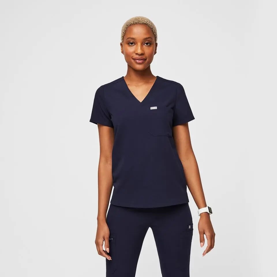 Figs Catarina top and Zamora jogger bottom - Navy