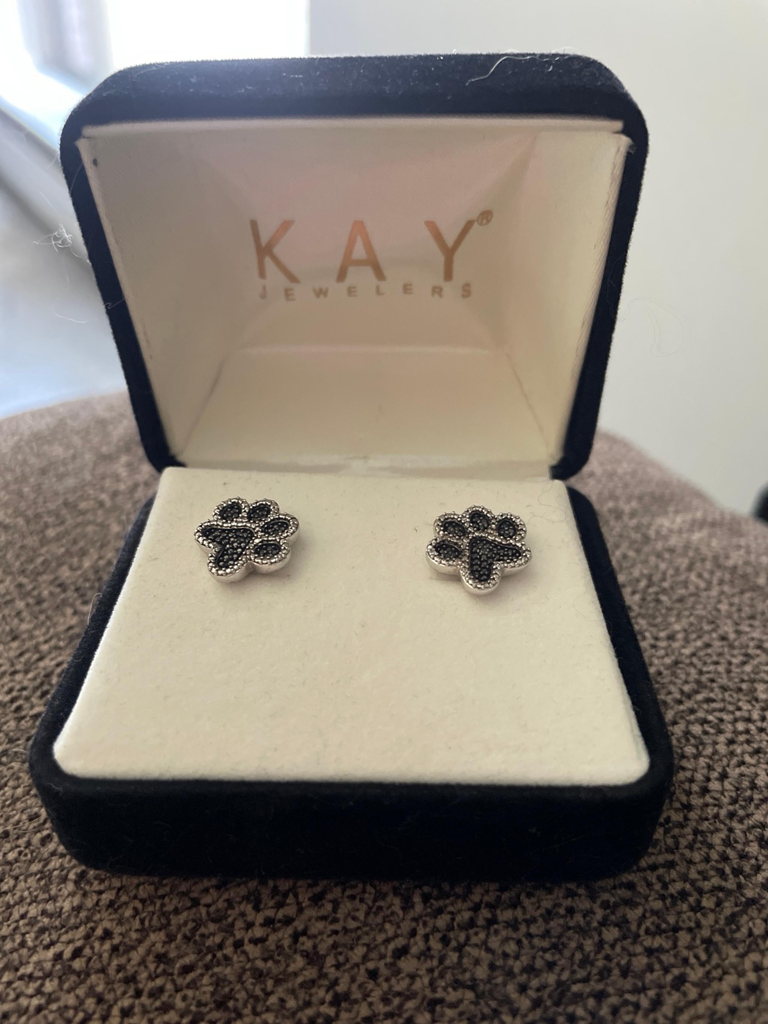 Kay jewelers paw print earrings