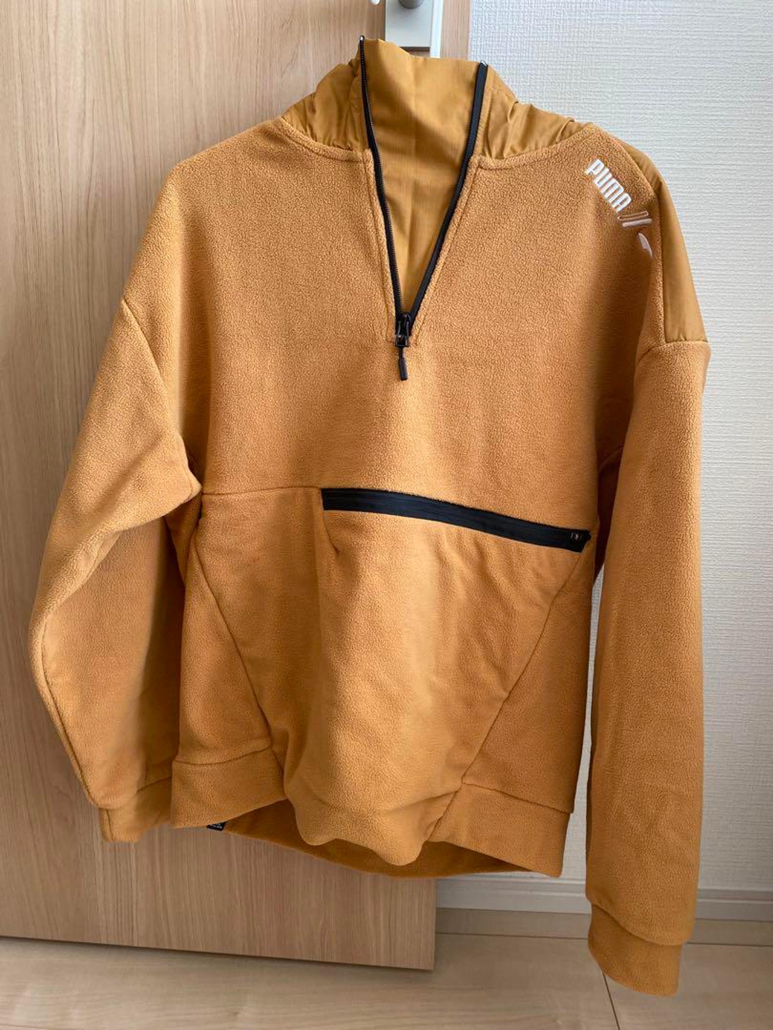 Brand new unused PUMA 672405 Fleece Half Zip Pullover Size M.