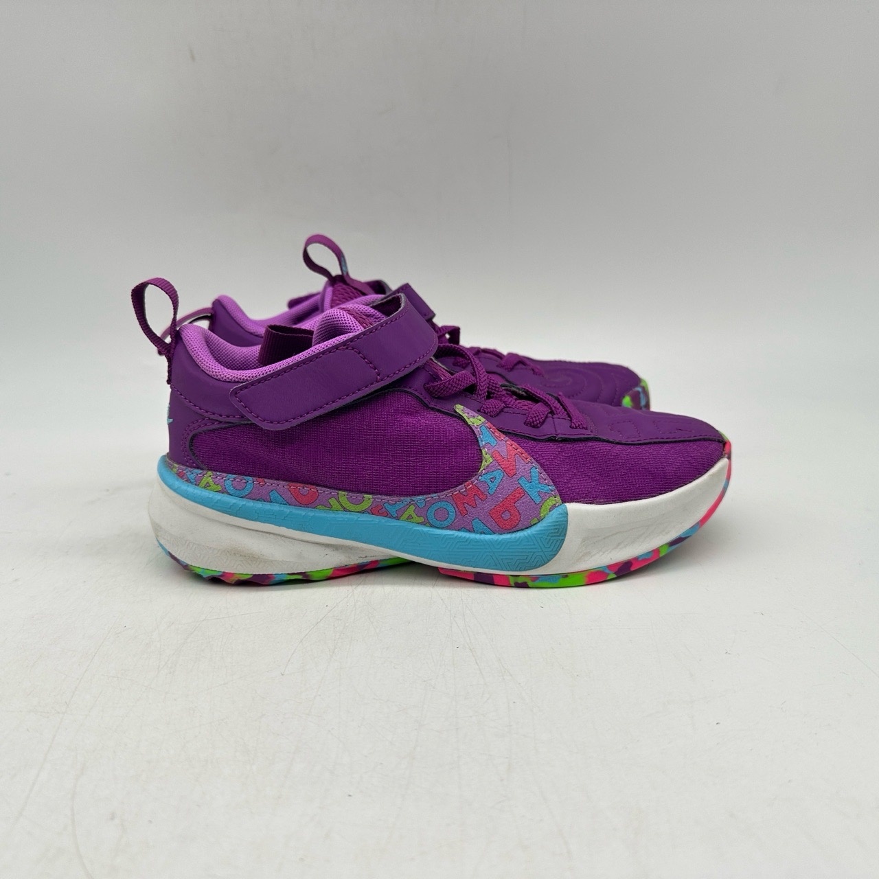 Nike Youth US 11Y Sneakers Purple Velcro Strap Multicolored Sole Streetwear
