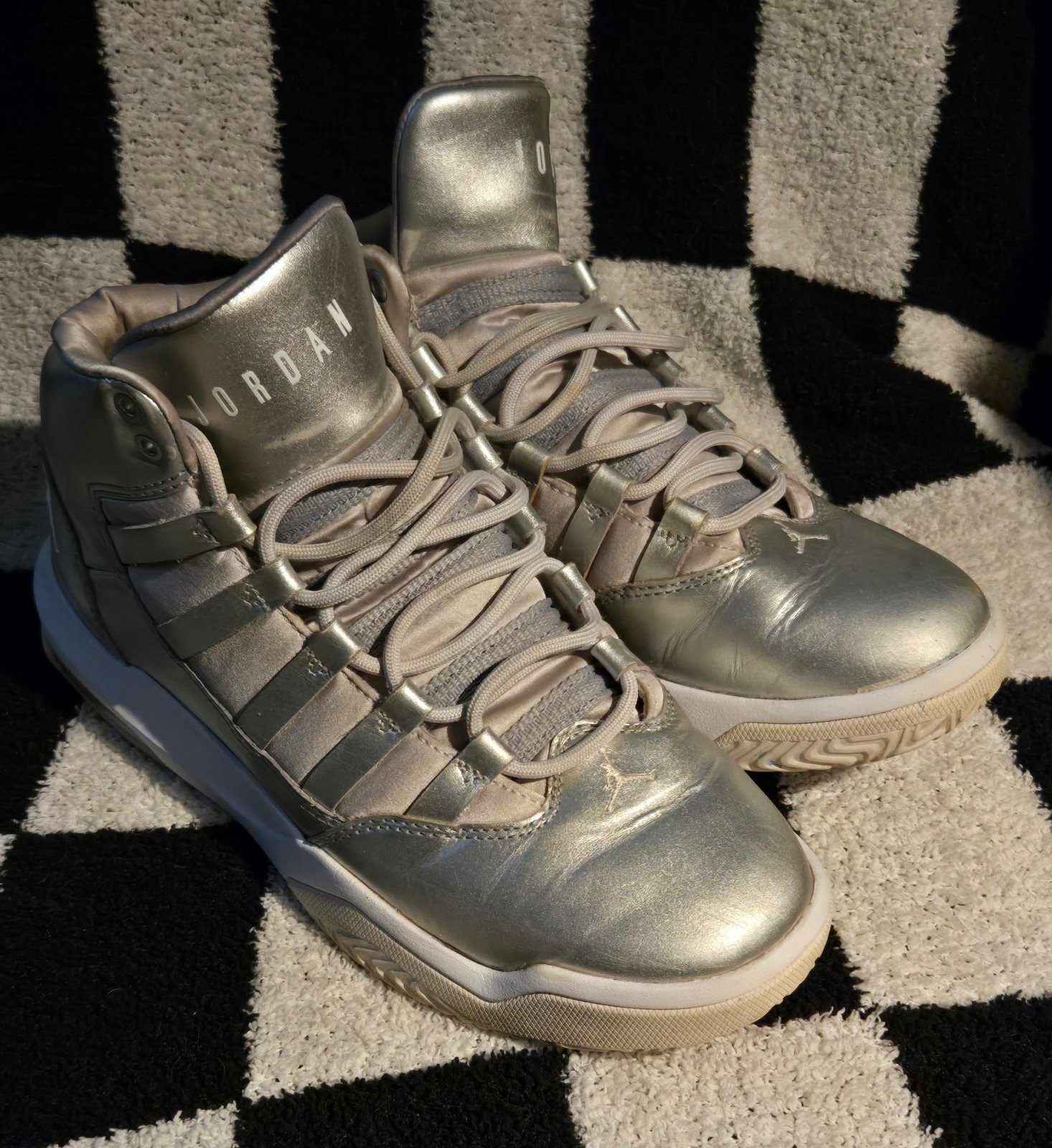Jordan Max Aura silver shoes child size 5