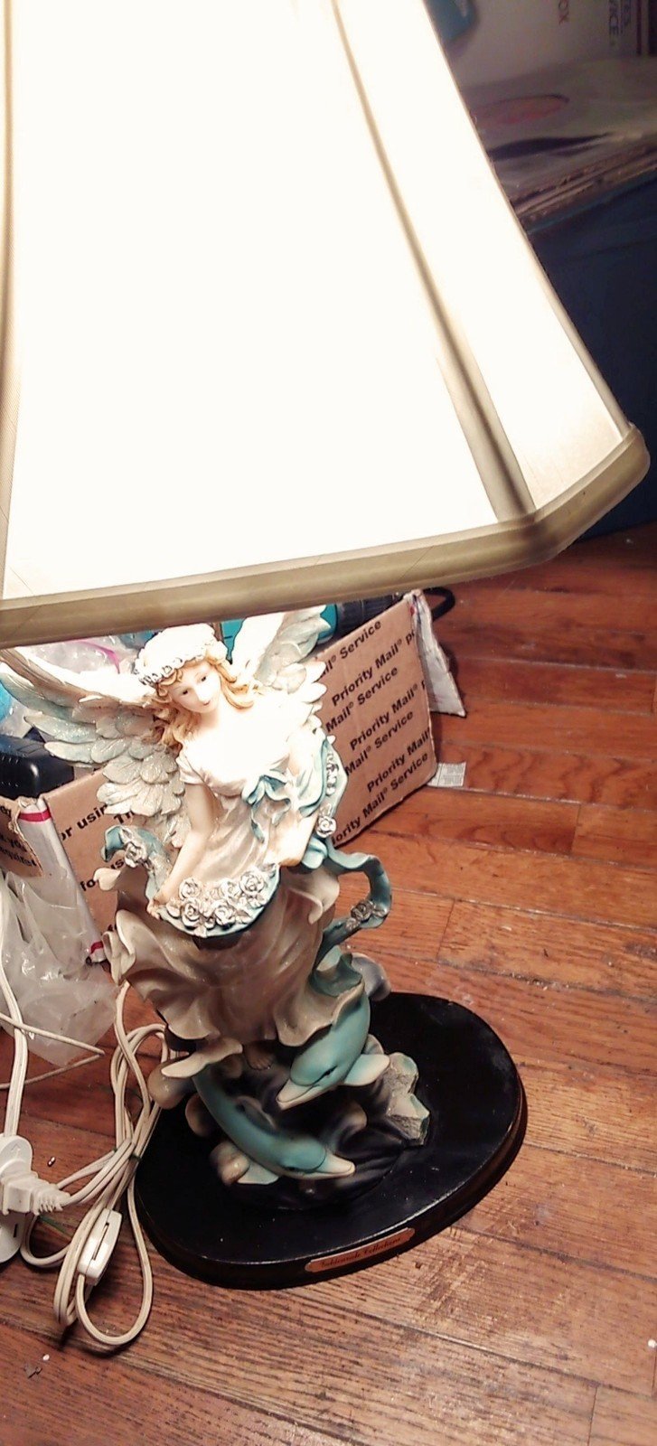 Angel & dolphins lamp