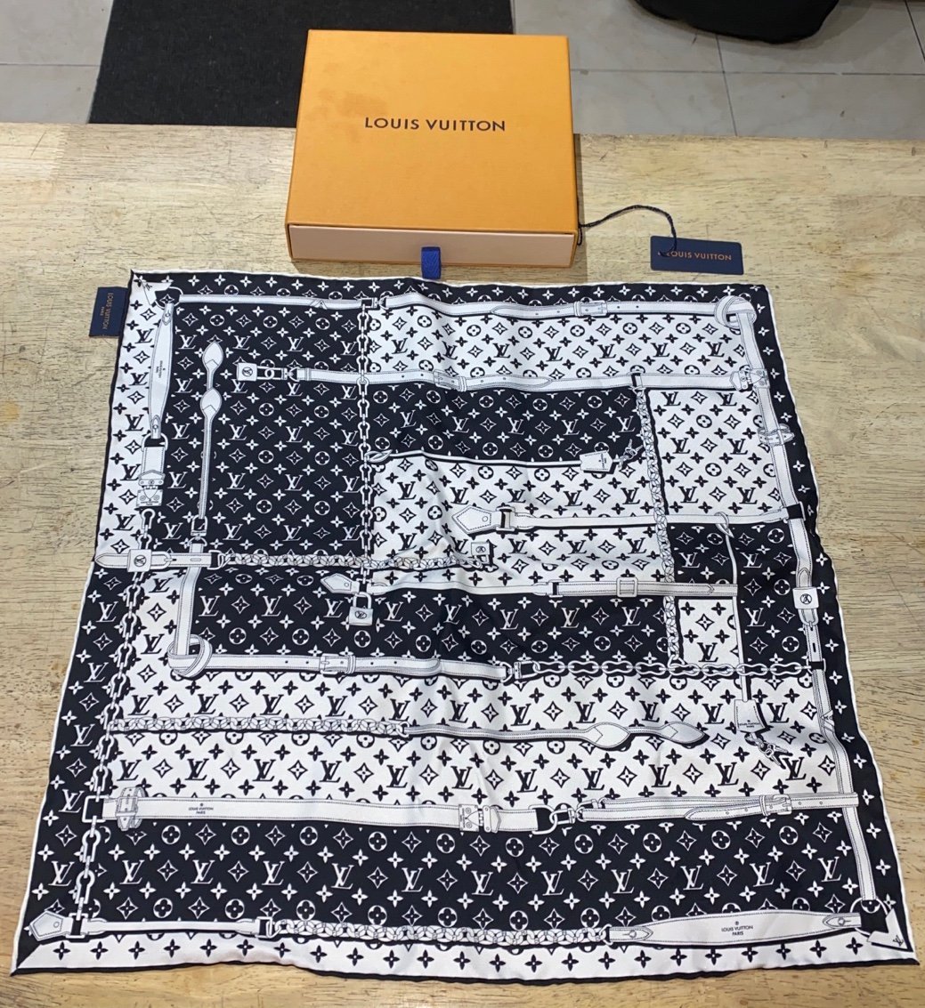 Louis Vuitton Carré Bandana Monogram Confidential Scarf, Black/White