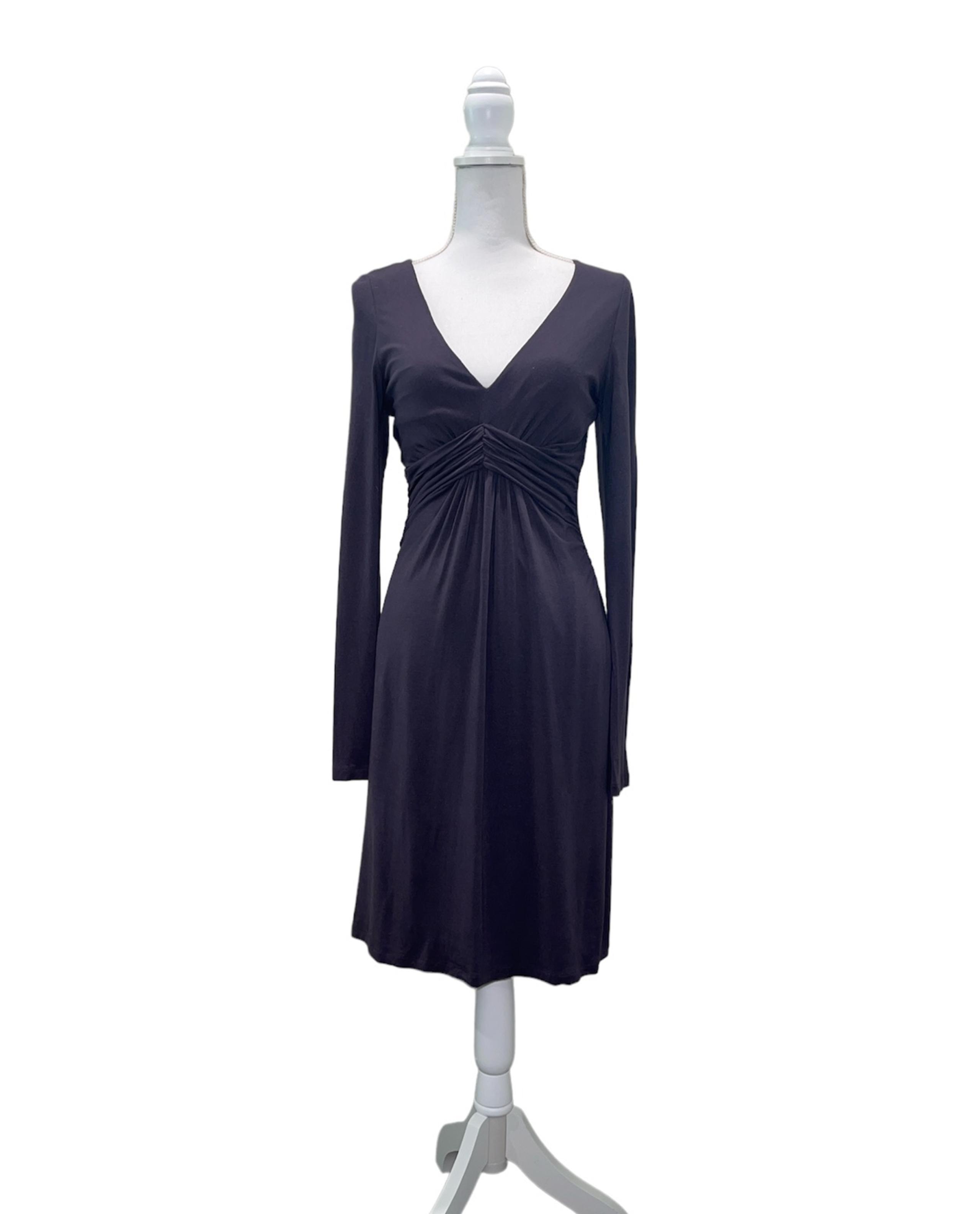 Velvet by Graham & Spencer long sleeve v-neck ruched front knee length Dress Med