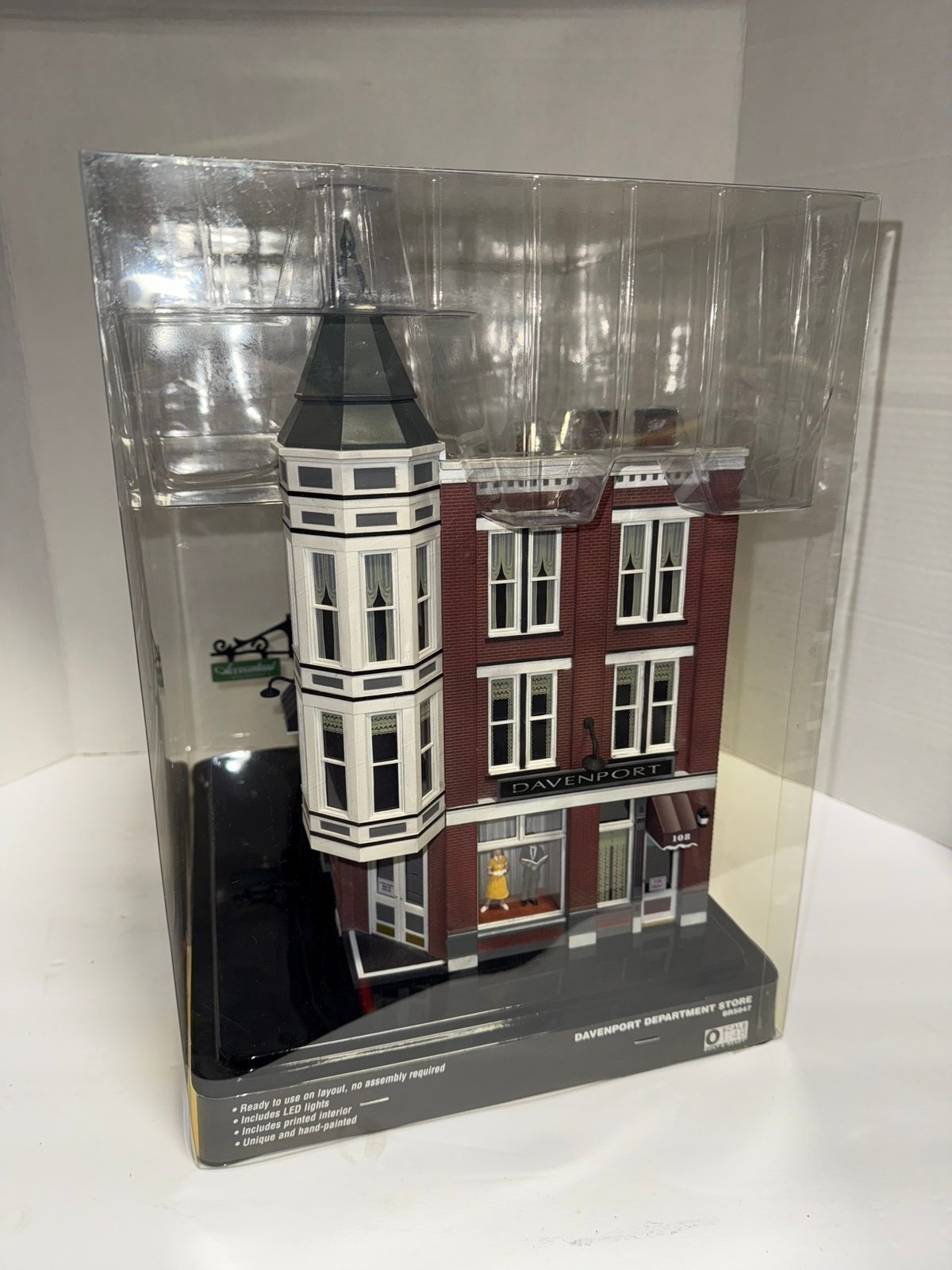 Woodland Scenics O Scale Davenport Department Store Train Building