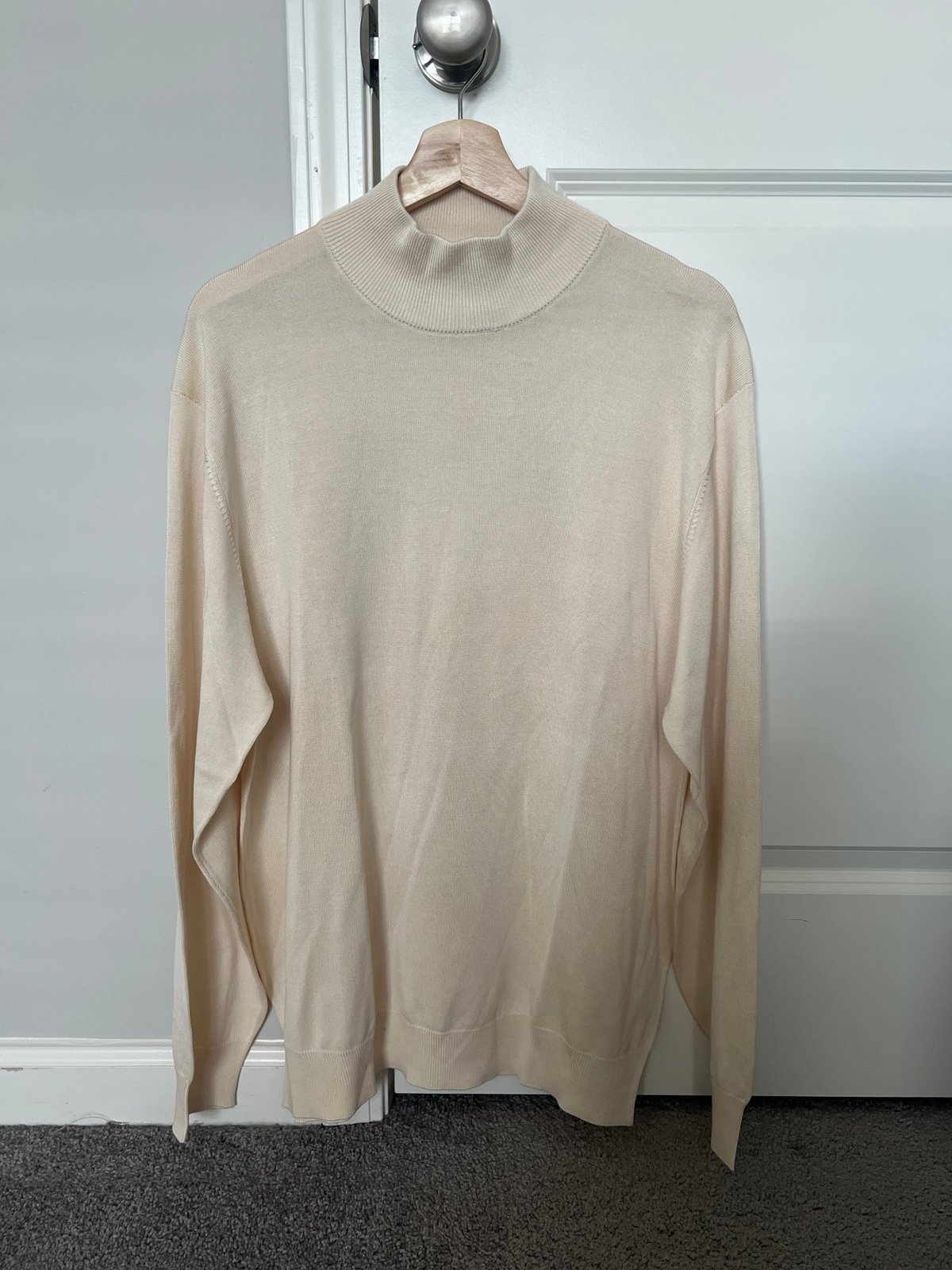 Jos. A. Bank 100% Silk Mock Neck Long Sleeve Sweater Cream Men's