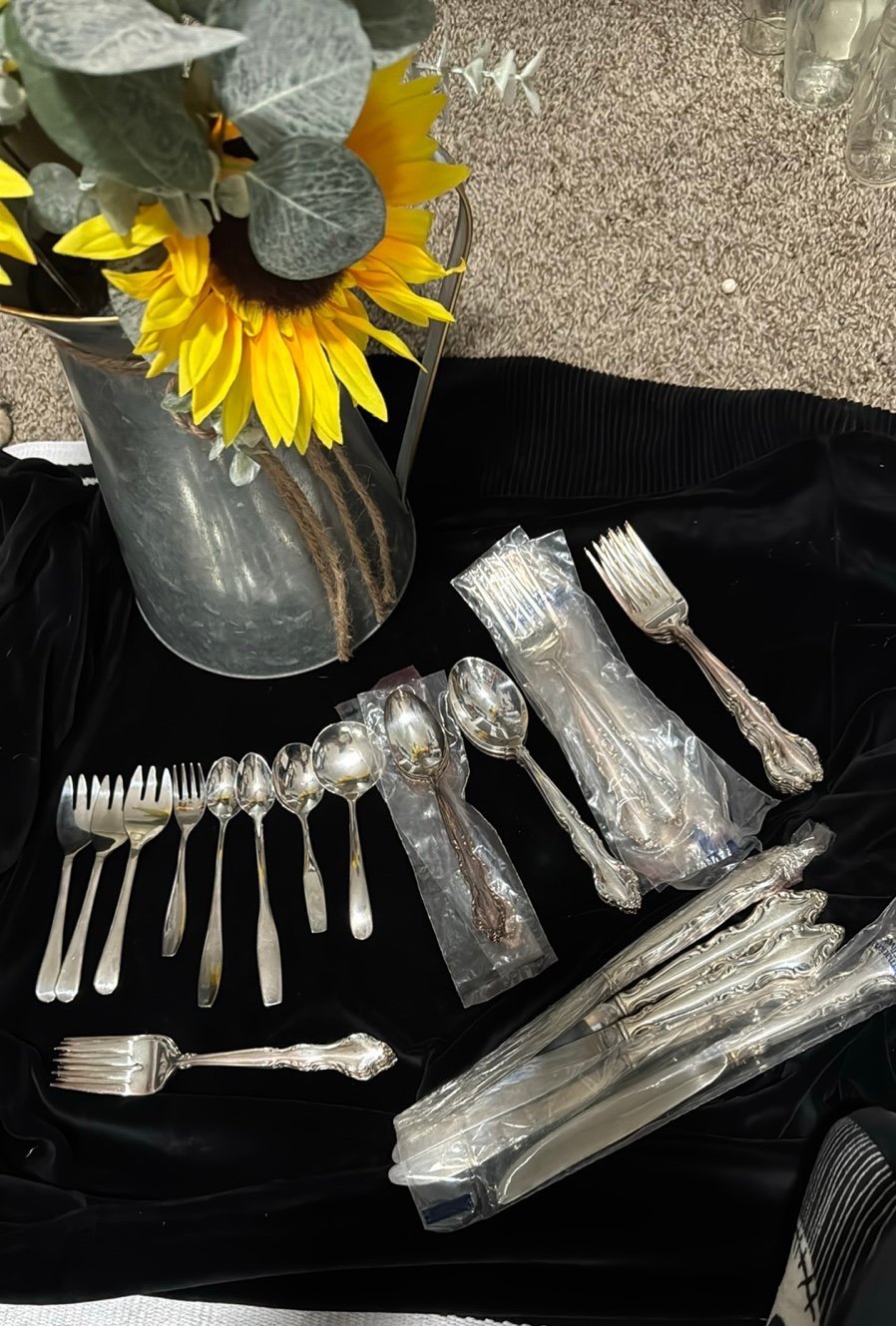 Vintage 39 piece deep silver flatware