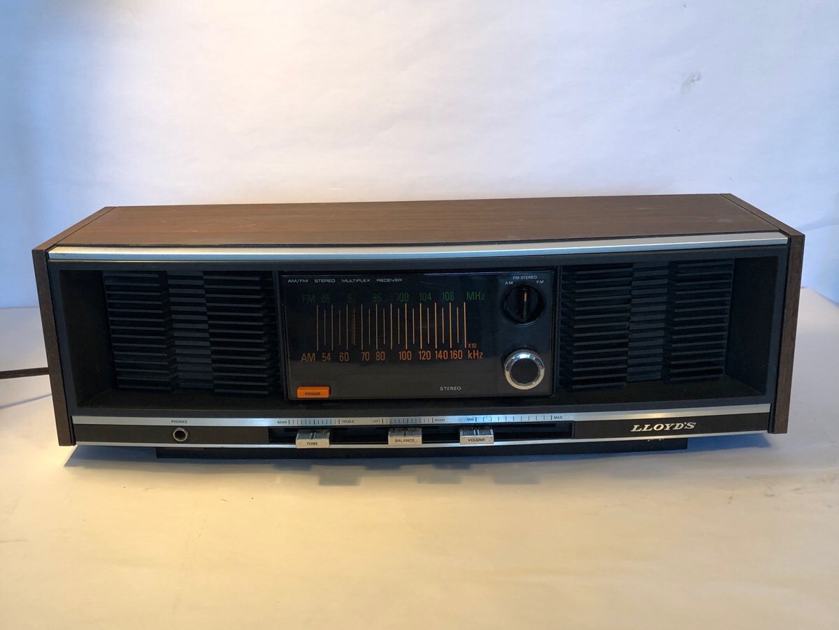 Vintage Lloyd’s AM/FM Stereo Multiplex Receiver Model H677G-215A Working Perfect