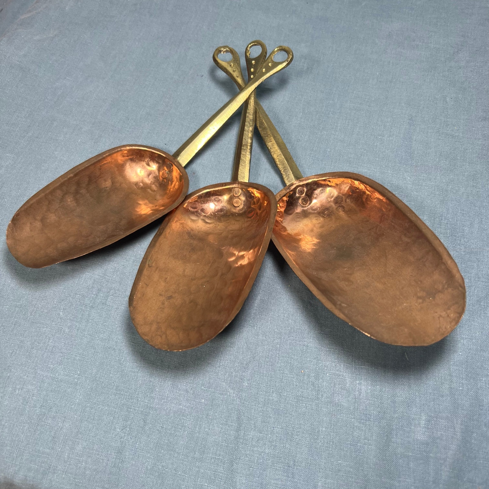 Vintage Hammered Copper Brass Handle Graduated Scoops Farmhouse Cottage