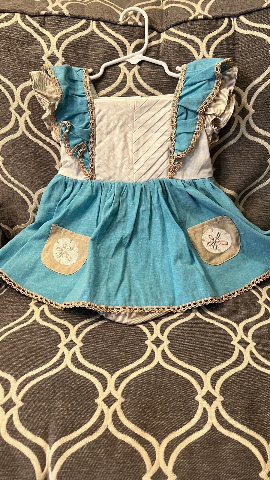Evie’s Closet sand dollar bubble, 3T EUC. A