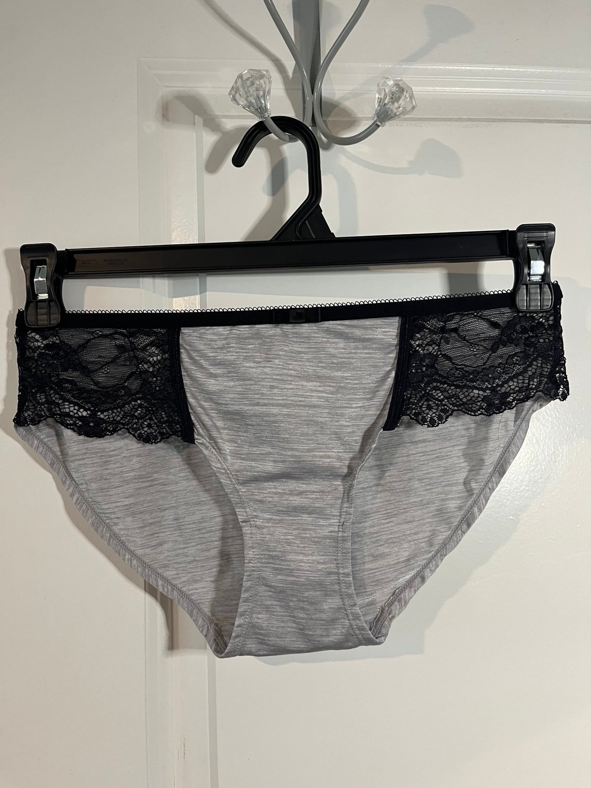 Daisy Fuentes Never Worn Gray Black Lace Women’s Underwear Panties Size Medium