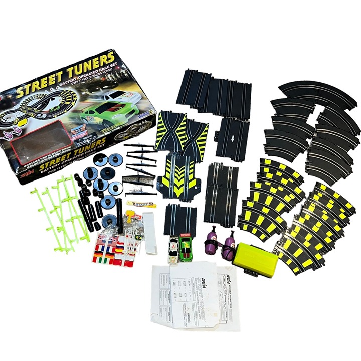 Artin Street Turners Slot Car Racing Battery Operated Race Set