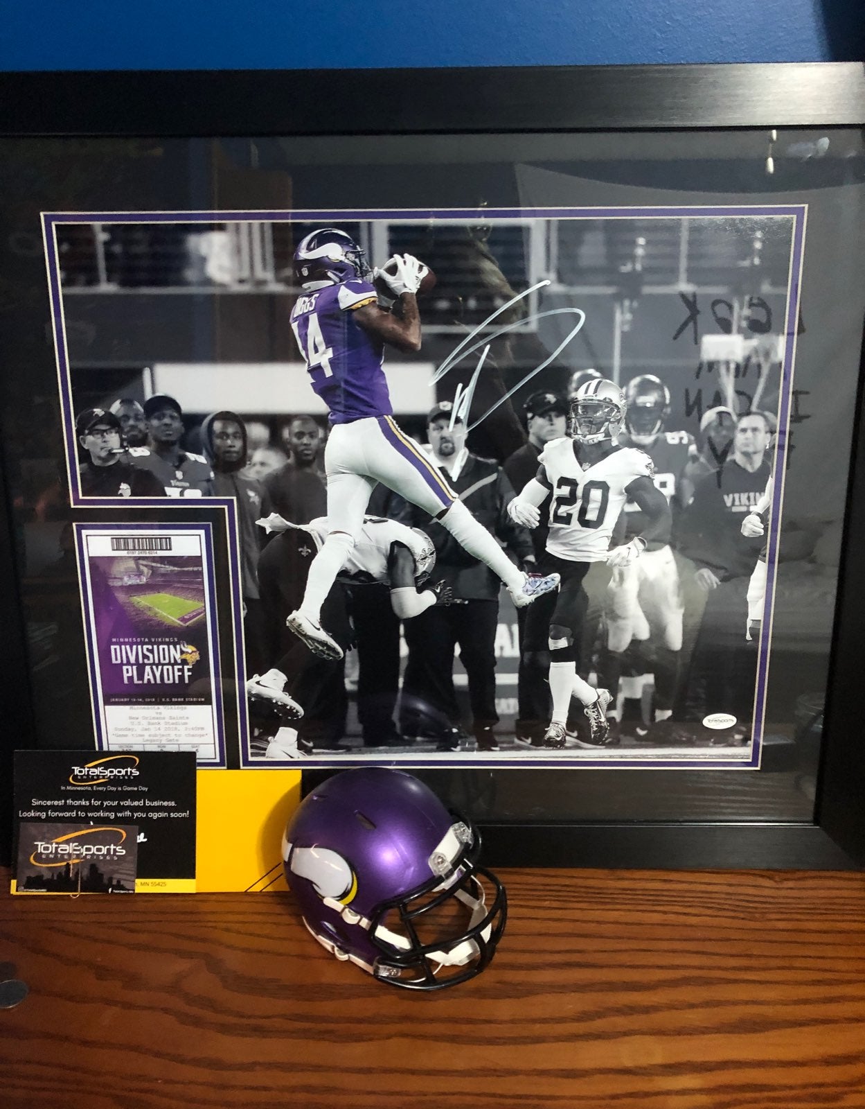 autographed picture