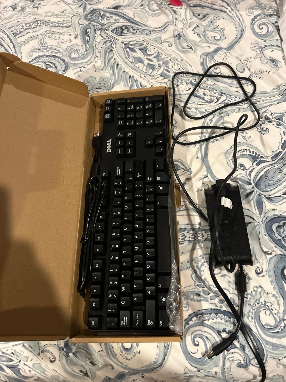 Dell keyboard and laptop plug