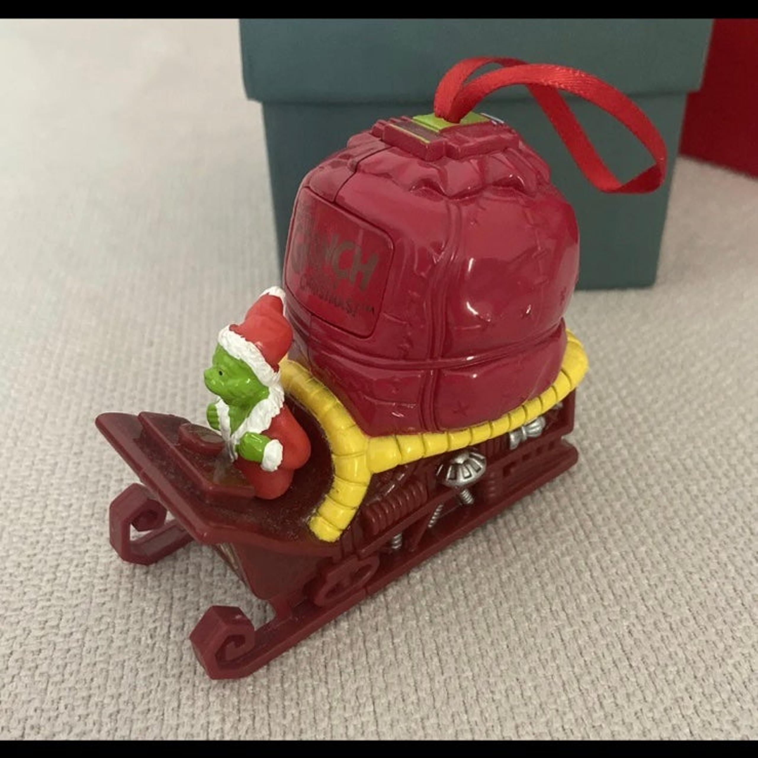 Dr Seuss "How the Grinch Stole Christmas" Plastic Christmas Ornament Sleigh