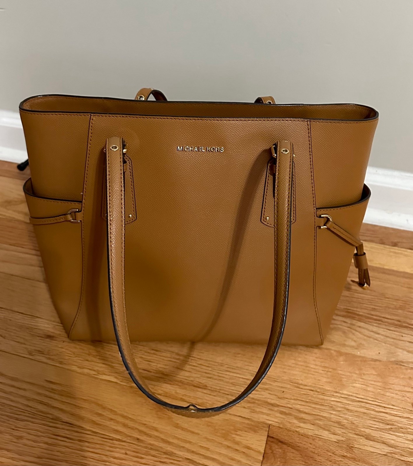 michael kors voyager east west tote